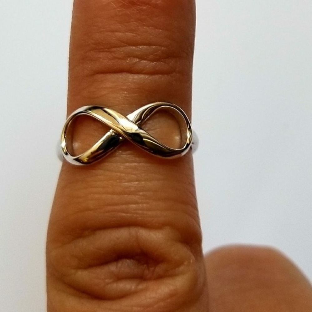 💢SOLD💢Sterling Silver 925 Infinity Ring Size 6